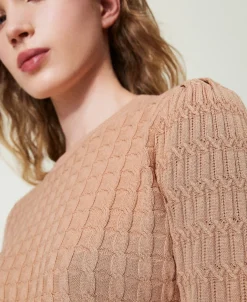 Pull Avec Mélange De Points