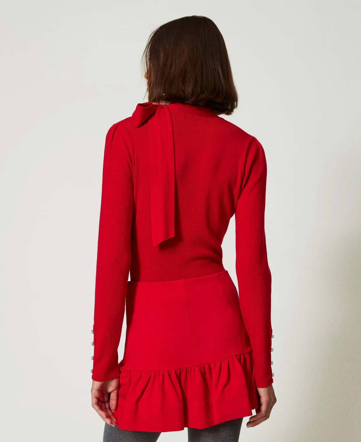 Pull Col Montant Avec Nœud Et Broderie