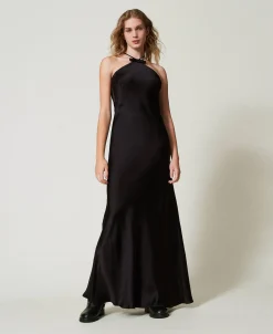 Robe Longue En Satin Avec Encolure Américaine