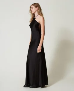 Robe Longue En Satin Avec Encolure Américaine