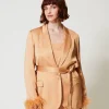 Blazer En Satin Avec Plumes
