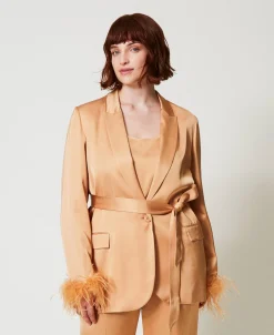 Blazer En Satin Avec Plumes