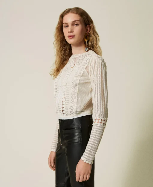 Blouse En Mousseline Avec Dentelle Et Broderies