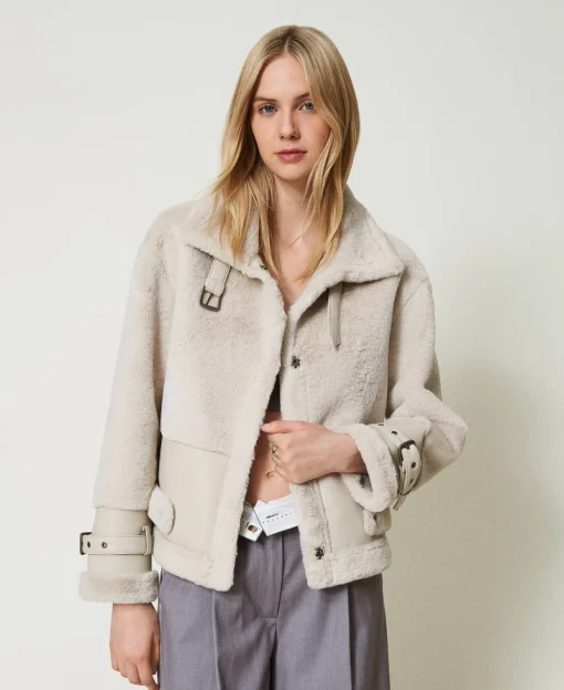 Blouson En Fausse Fourrure Avec Brides