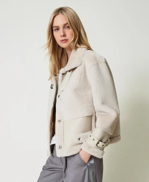Blouson En Fausse Fourrure Avec Brides