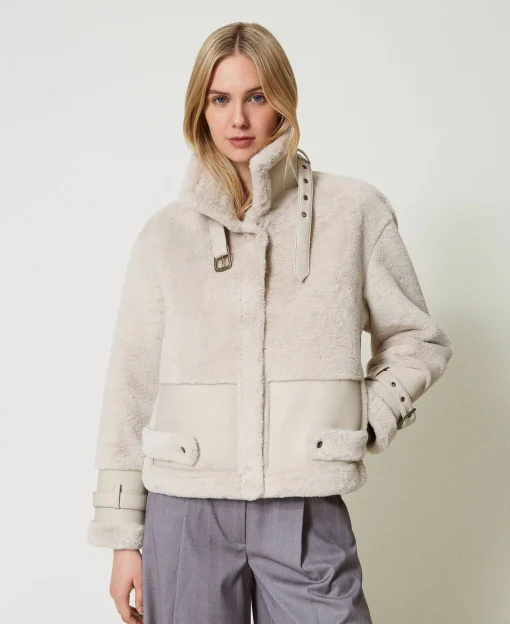 Blouson En Fausse Fourrure Avec Brides