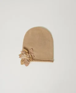 Bonnet En Maille Avec Broche Florale