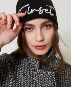 Bonnet En Maille Avec Broderie Siglée