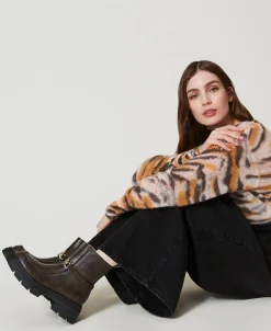 Bottines Avec Barrette Oval T