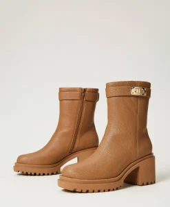 Bottines Avec Plaquette Siglée