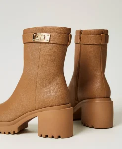 Bottines Avec Plaquette Siglée