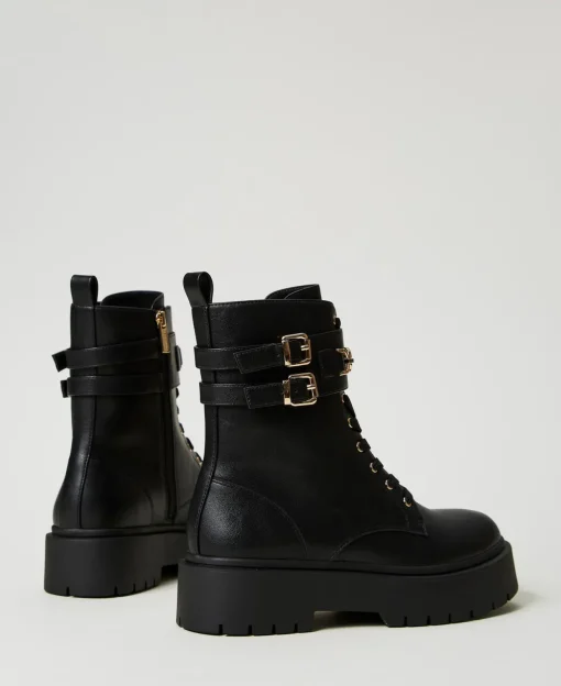 Bottines Motardes Avec Boucles Et Barrette Oval T