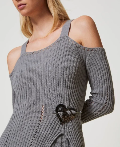 Broche En Cœur Avec Fleur
