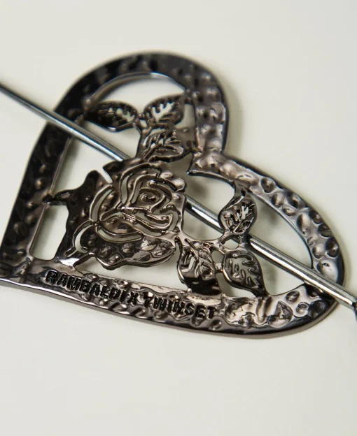 Broche En Cœur Avec Fleur