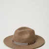 Chapeau En Drap Avec Oval T