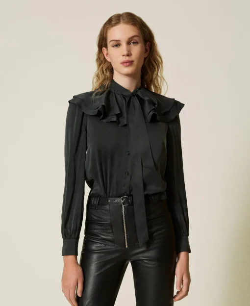 Chemise En Satin De Soie Avec Volants