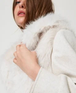 Manteau En Drap Et Fausse Fourrure