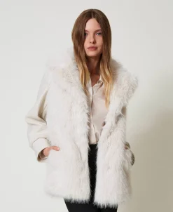 Manteau En Drap Et Fausse Fourrure