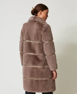 Manteau En Fausse Fourrure Avec Incrustations