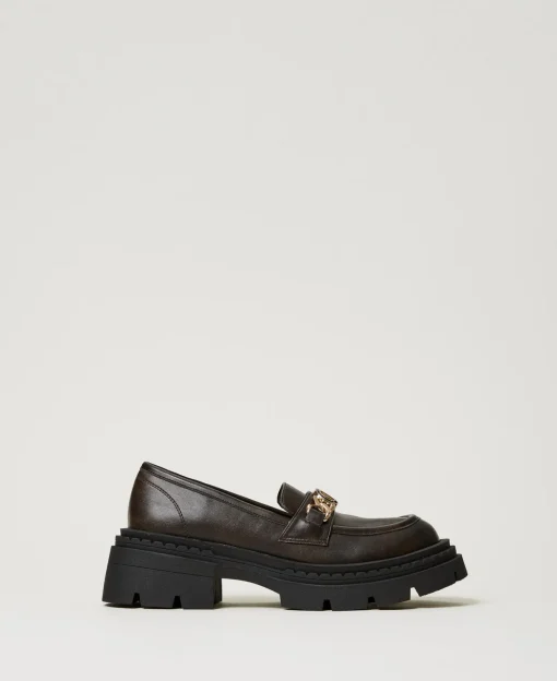 Mocassins Avec Barrette Oval T