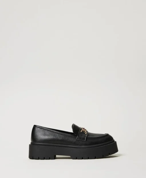Mocassins Avec Barrette Oval T