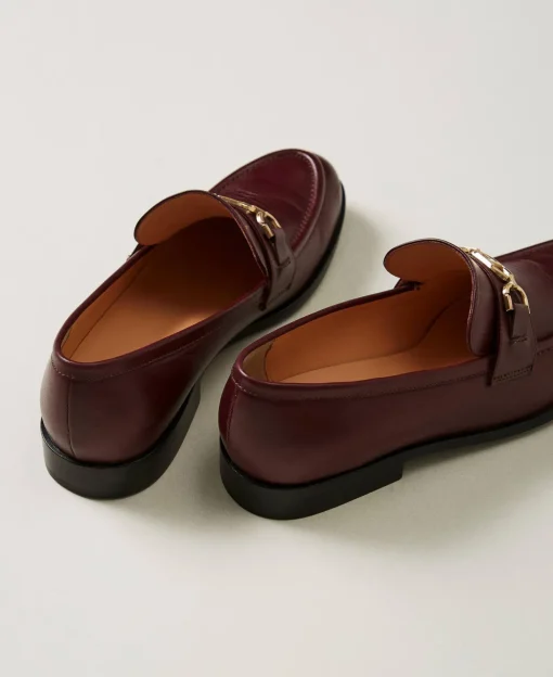 Mocassins En Cuir Avec Barrette Oval T