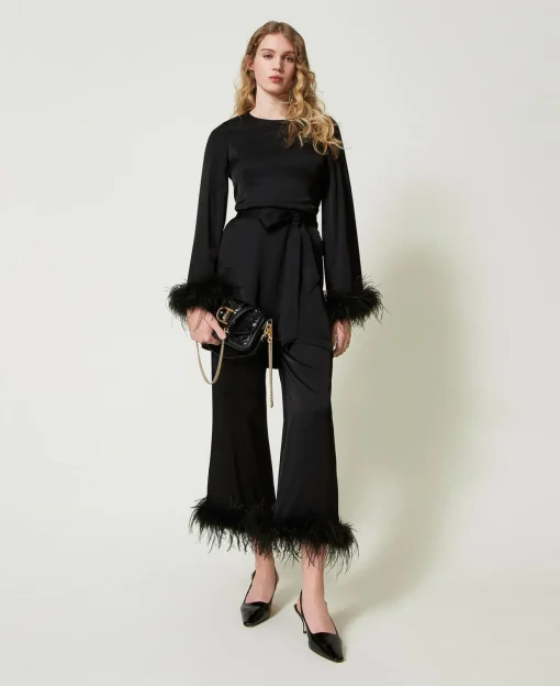 Pantalon En Satin Avec Plumes