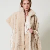 Poncho En Fausse Fourrure Avec Logo