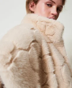 Poncho En Fausse Fourrure Avec Logo