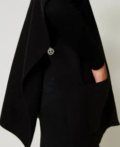 Poncho En Maille Avec Broderie Siglée