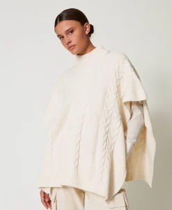 Poncho En Maille Avec Torsades