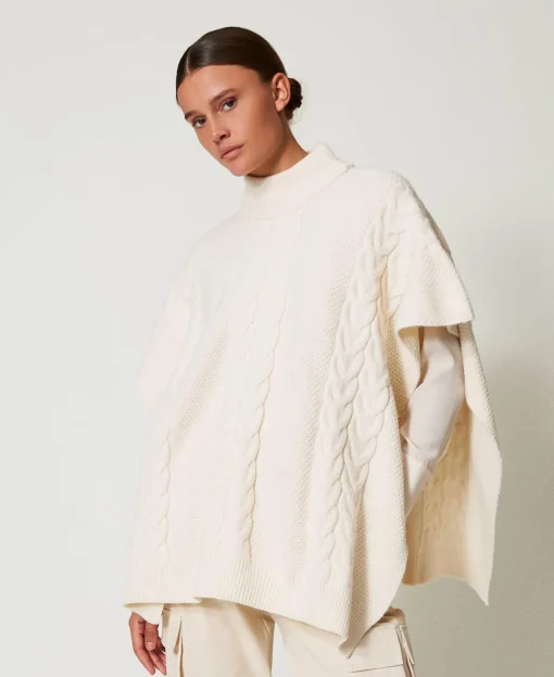 Poncho En Maille Avec Torsades