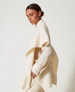 Poncho En Maille Avec Torsades