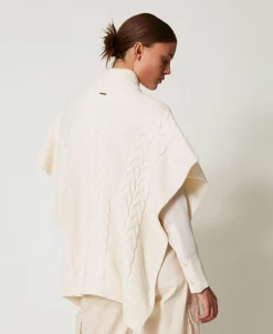 Poncho En Maille Avec Torsades