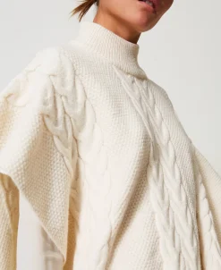 Poncho En Maille Avec Torsades
