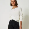 Pull Avec Broderies Réalisées à La Main
