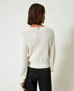 Pull Avec Broderies Réalisées à La Main