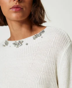 Pull Avec Broderies Réalisées à La Main