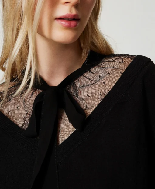 Pull Avec Dentelle Et Nœud