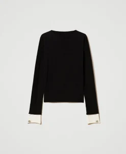 Pull Avec Détails Contrastés Et Oval T