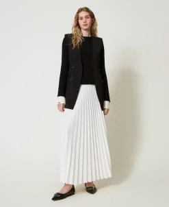Pull Avec Détails Contrastés Et Oval T