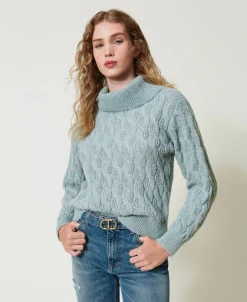 Pull Avec Torsades Et Grand Col