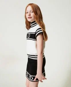 Pull Col Montant Avec Oval T Jacquard