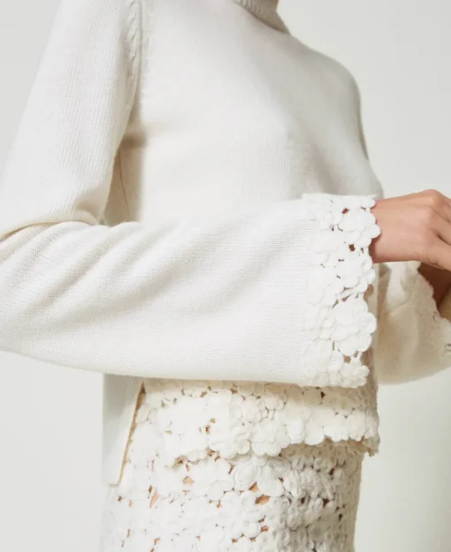 Pull Col Montant En Laine Mélangée Avec Broderie
