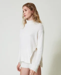 Pull Col Roulé En Angora Mélangé Avec Perles