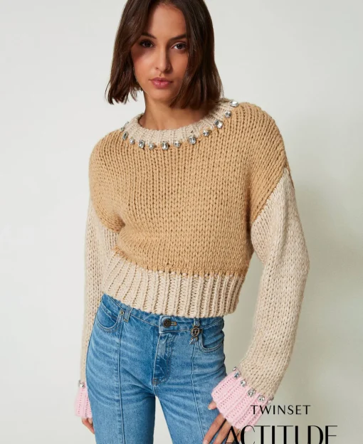 Pull Color Block Avec Broderies Réalisées à La Main