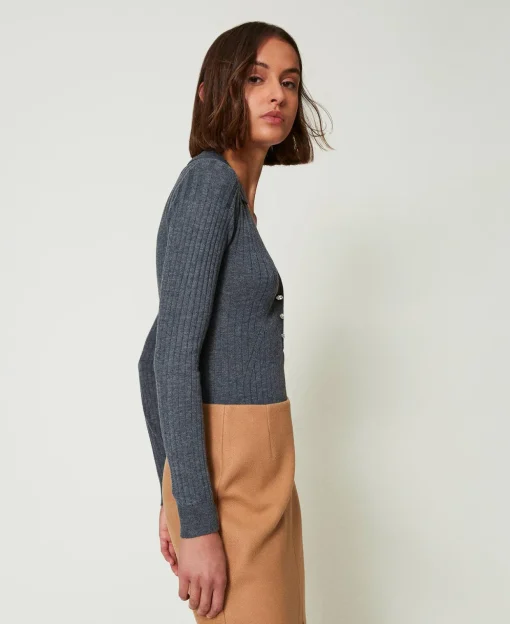 Pull Côtelé Avec Broderie