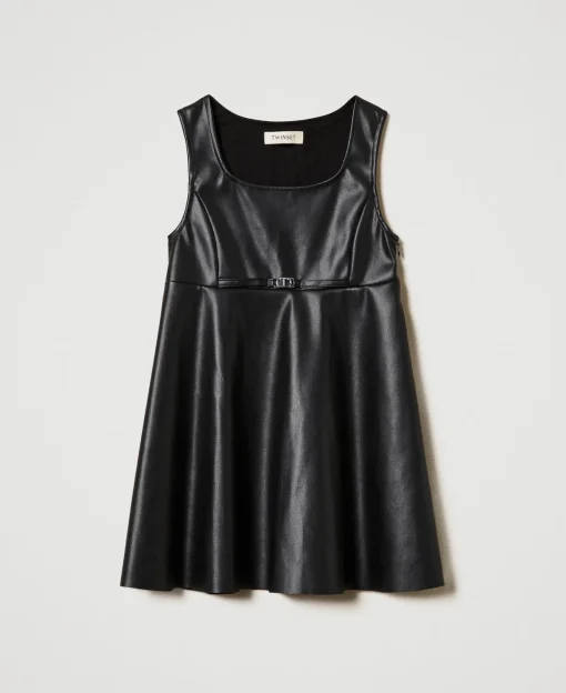 Robe Courte Avec Boucle Oval T