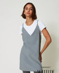 Robe Courte Avec Broderies Et T-shirt