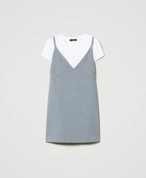 Robe Courte Avec Broderies Et T-shirt